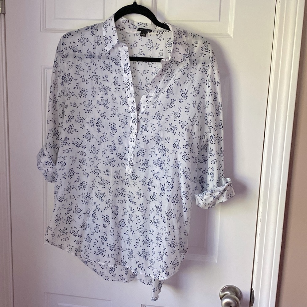 Ann Taylor camp shirt. Roll tab sleeves. White with navy blue floral. Size Large
